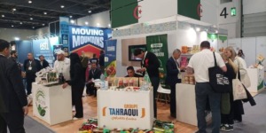 الجزائر توقع على اتفاقيات مع شركاء أجانب بقيمة مليار دولار