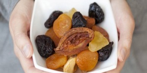 فوائد الفواكه المجففة في علاج الأمراض اليومية