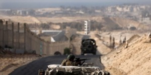 حماس تدين عدم انسحاب الاحتلال من ممر فيلادلفيا بالموعد المحدد