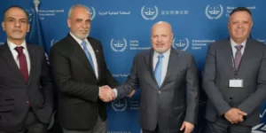 البرلمان العربي يسلم المدعي العام للجنائية الدولية خطابًا