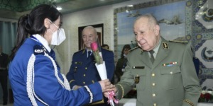 شنقريحة: المرأة الجزائرية أثبتت كفاءتها في خدمة الوطن ودورها ريادي في المؤسسة العسكرية