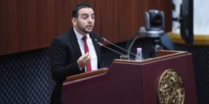 النائب عز الدين زحوف يفتح النار على دراما التفاهة في رمضان: “كفى عبثا بهوية الجزائريين!”