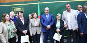 رئيس المجلس الشعبي الوطني يشيد بتضحيات المرأة الجزائرية في عيدها العالمي ويؤكد: الجزائر بحاجة إلى جهود جميع أبنائها وبناتها