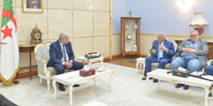 بوغالي يجتمع بأعضاء لجنة تجريم الاستعمار ويكرّم النواب السابقين المبادرين بالمقترح