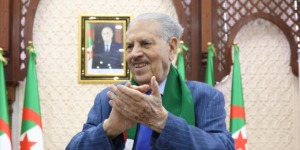 قوجيل يهنئ الأسرة الإعلامية الوطنية بمناسبة يومهم العالمي