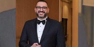 أكرم حسني: أفضّل اللجوء إلى طبيب نفسي لمواجهة الضغوط المتنوعة