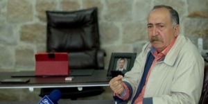 بشار إسماعيل يوجّه رسالة غاضبة للشرع:  أكبر كف أكله هذا الشعب هو ما حصل في الساحل السوري!