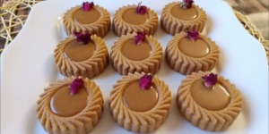 الغريبية السمراء بذوق الكراميل والكاوكاو