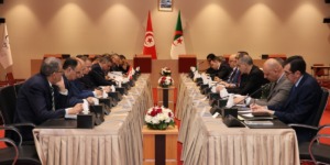الجزائر وتونس تبحثان تعزيز الأمن ومكافحة الجريمة العابرة للحدود