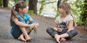 أهم الخطوات لتنشئة علاقة أخوة صحية وسليمة