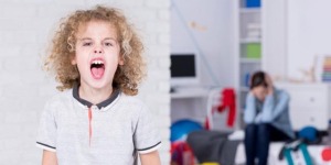 علامات تكشف إصابة طفلك بفرط الحركة في عمر السنتين