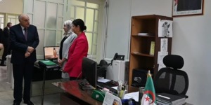 عطاف يتفقد الخدمات المُقدمة للجزائريين المقيمين في تونس
