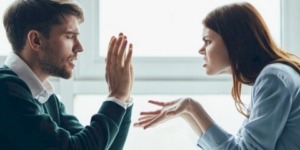 زوجك مهمل.. كيف تتعاملين معه؟