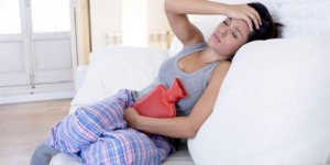 هل الفتاة التي تعاني من آلام الدورة تحمل سريعا؟