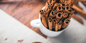 تناول القرفة أثناء الحمل.. هل هو آمن؟