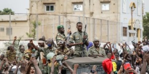 خبراء من مالي وتشاد يؤكدون: السلطة الانتقالية في مالي تنكرت لجميل الجزائر وتفتعل الأزمات بإيعاز من جهات أجنبية