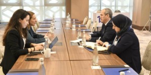 جعلال يبحث مع مسؤولة بالأونروا سبل دعم غزة وضمان تمويل الوكالة