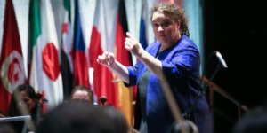 زهية زيواني تعود إلى الجزائر بمشاعر مختلطة