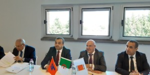 عرقاب يجري محادثات مع الرئيس التنفيذي لشركة “سايبام”