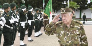 الفريق أول السعيد شنقريحة ينصّب قائد الدرك الوطني الجديد