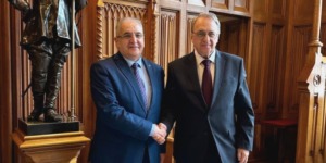 الجزائر وروسيا تتفقان على مواصلة التنسيق الوثيق وترقية العلاقات في مختلف المجالات