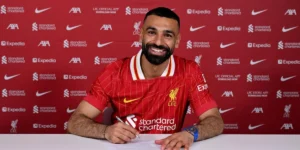 محمد صلاح يجدد مع ليفربول حتى 2027