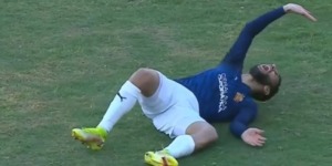 بكاء هستيري.. إصابة مروعة لقندوسي في الدوري المصري