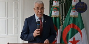 وضع لوحة تذكارية بمقر القنصلية الجزائرية العامة بتونس تكريم لمجاهدي ثورة التحرير وتمجيد للشهداء الأبرار