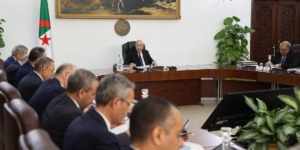 تحديد 40 ألف دينار سعر وطني موحد لأضحية عيد الأضحى وتخفيض سن التقاعد لفائدة معلمي وأساتذة قطاع التربية