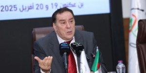 مزيان يرافع لضرورة تكوين صحافيين واعين وملتزمين بالدفاع عن مصالح الوطن