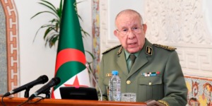 الفريق أول شنقريحة يترأس حفل تقديم التهاني بمناسبة عيد الفطر ويشيد بروح التفاني في الجيش