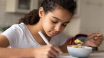 الأطعمة المفيدة لطفلِك في فترة الامتحانات