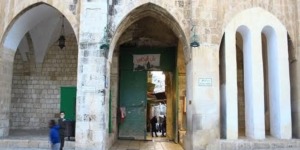 محافظة القدس تدين اعتداء الاحتلال على أحد المعالم التاريخية الملاصقة لأسواق الأقصى