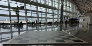 مديوني: مطار الجزائر الدولي يخضع حاليا لعملية تحديث ليكون في مستوى مكانته القارية