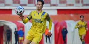 بولبينة يتجاوز رقم بلايلي