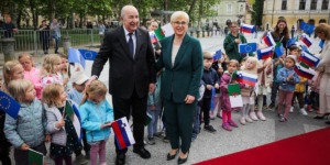 ترحاب حار برئيس الجمهورية من قبل الجالية الجزائرية بسلوفينيا