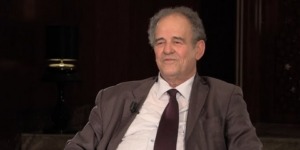 بن دعماش يحاضر عن الاغنية الساخرة في الجزائر