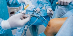 مستشفى الأبيض سيدي الشيخ بالبيض: إجراء عشر عمليات معقدة في جراحة الركبة عن طريق المنظار