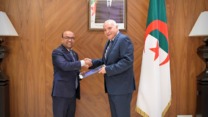 عطاف يتسلم نسخاً من أوراق اعتماد السفير الجديد لبنغلاديش لدى الجزائر