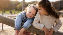 كيف تعلّمين طفلك متى يصبح تسامحه ضعفا؟
